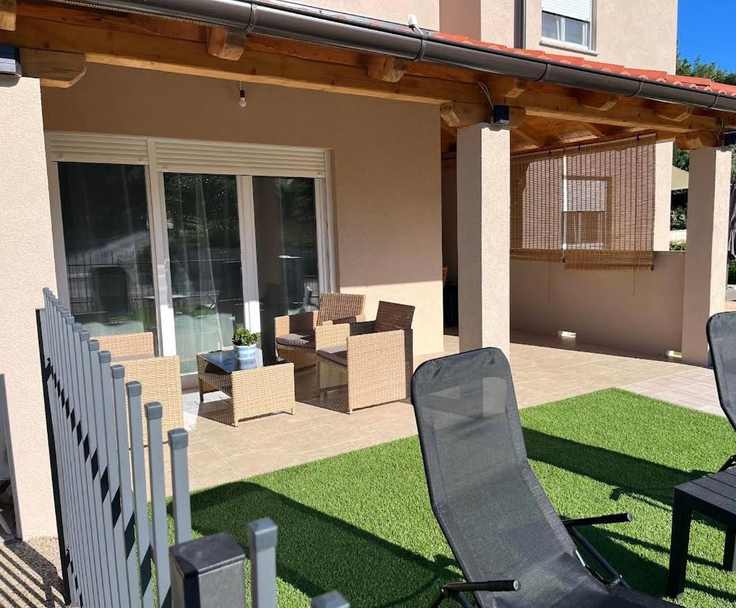 Ferienwohnung Zelena Oaza Krk Town Exterior foto